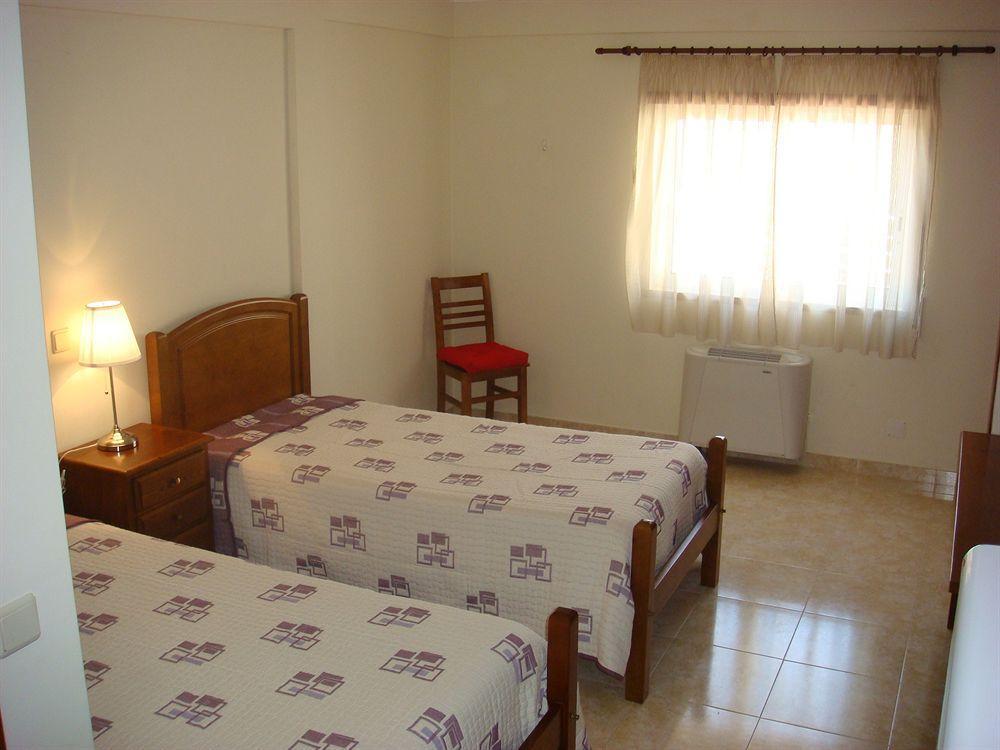 Residencia Santa Marta Hotel Tomar Esterno foto
